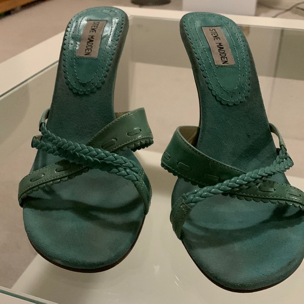 Shoe